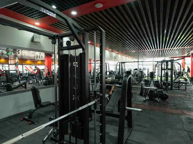Neolife Gym - Yeni Batı, Batıkent: salon fotoğrafı 4