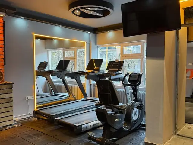 Over Gym, Tunalı: salon fotoğrafı 2