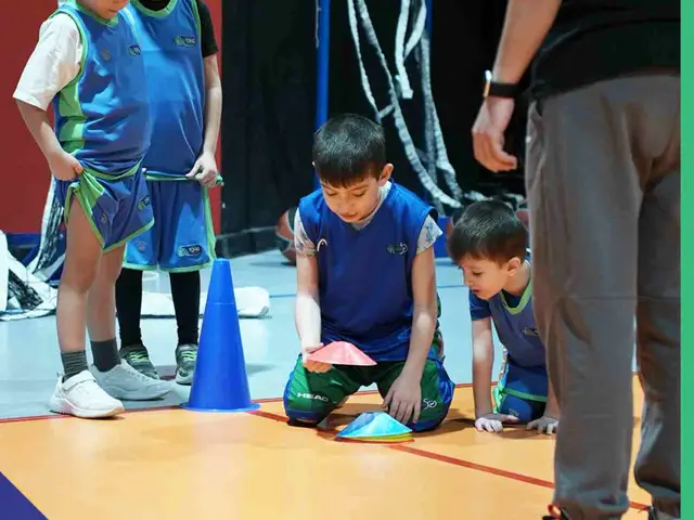 Tofaş Spor Okulları - İncek, İncek: salon fotoğrafı 3